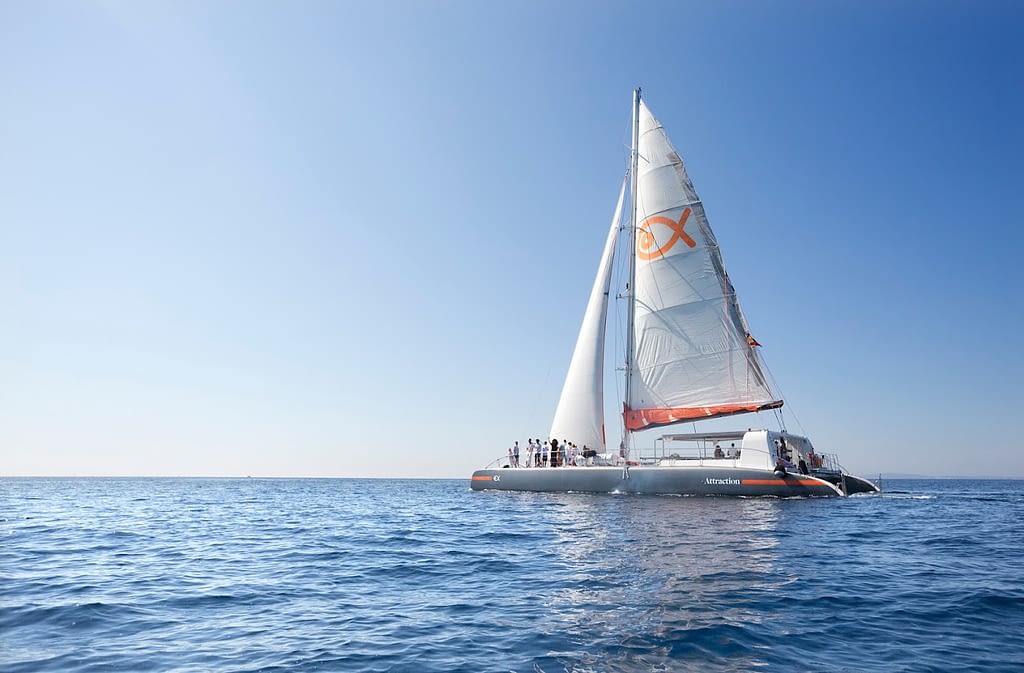 Attraction Catamaran